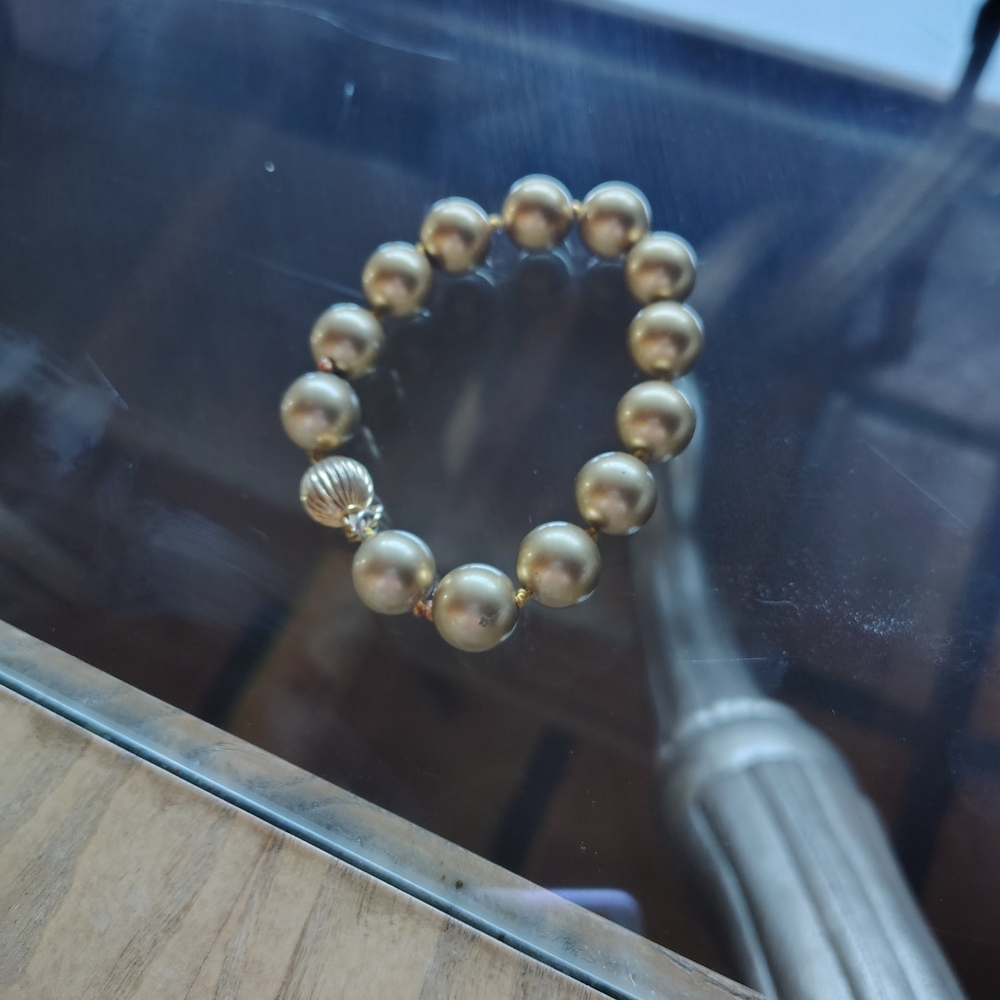 Elegant Gold Beaded Bracelet